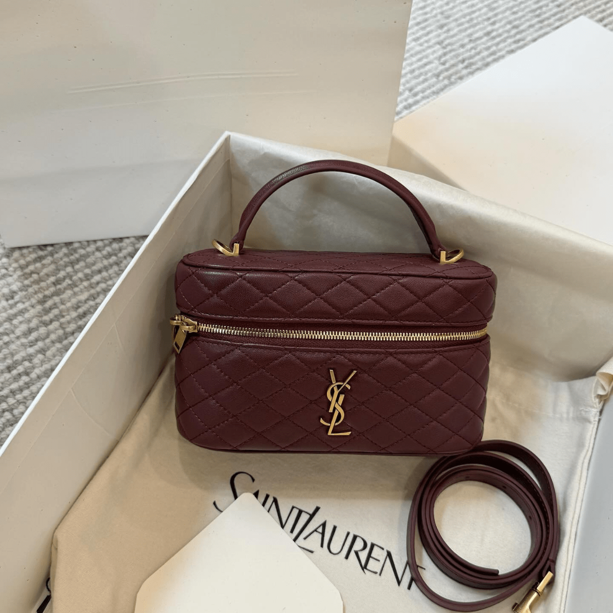 Yves Saint Laurent – Gaby Vanity Case aus Lammleder