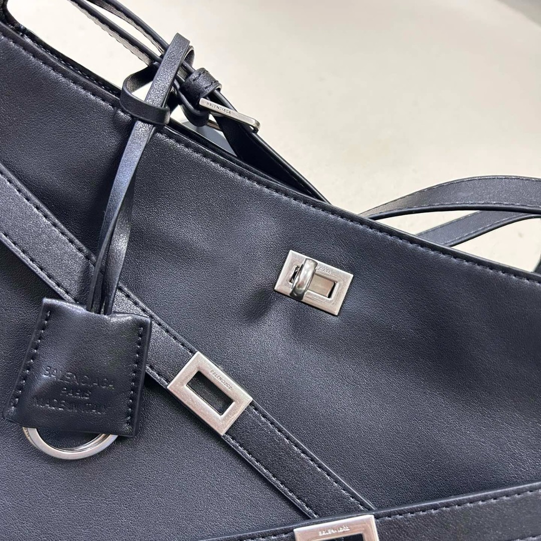 BEL AIR SCHULTERTASCHE MITTELGROß FÜR SIE IN SCHWARZ – BALENCIAGA