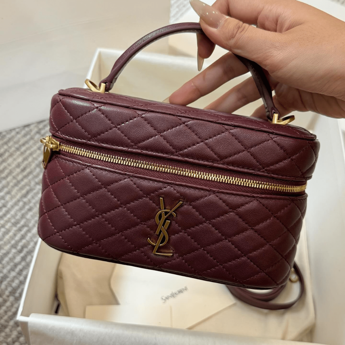 Yves Saint Laurent – Gaby Vanity Case aus Lammleder