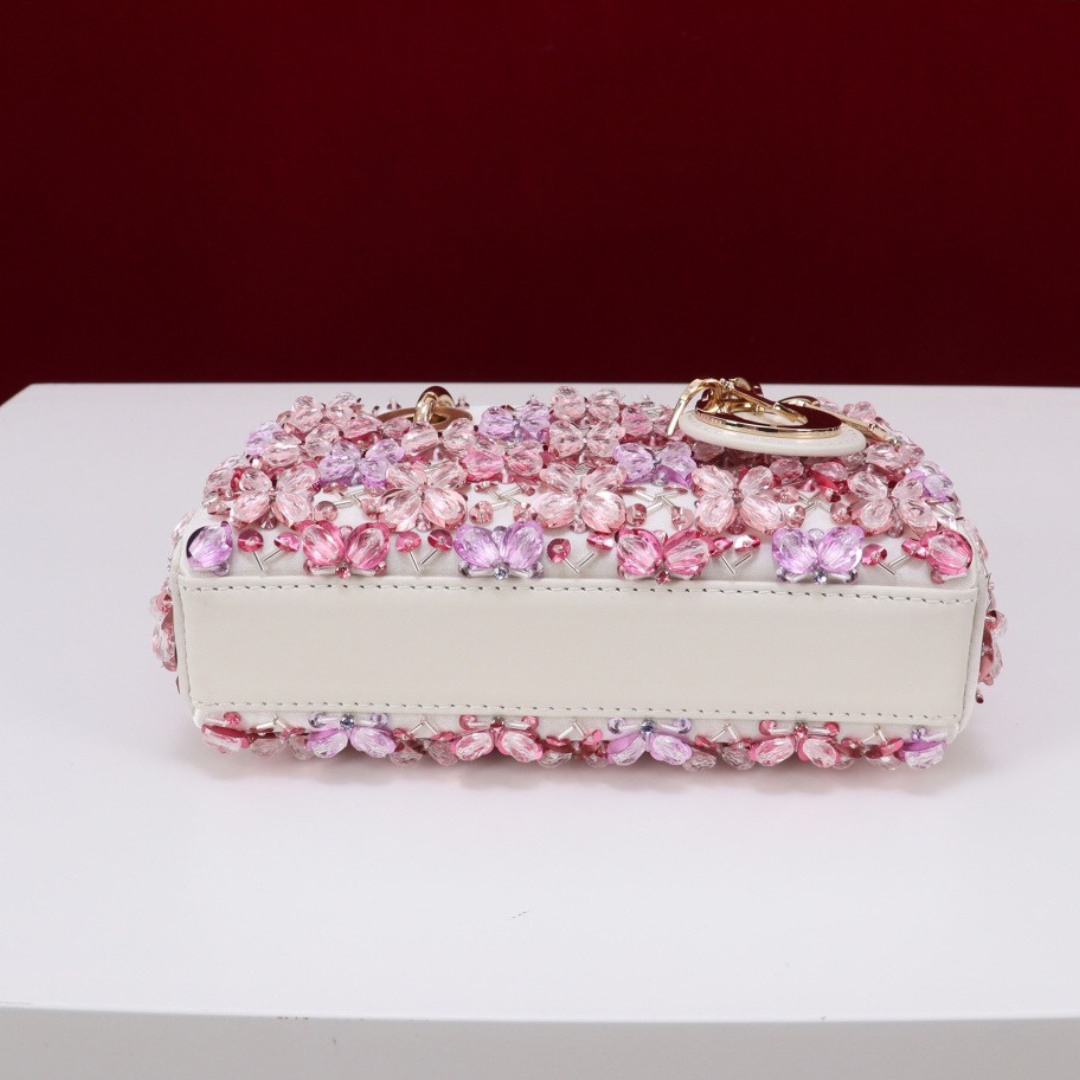 DIOR LADY D-JOY MICRO TASCHE AUS WEISSEM KALBSLEDER MIT ROSA BLUMENSTICKEREI UND STRASS