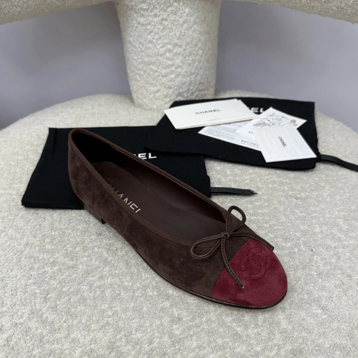 Chanel 25A Ballerinas – Dunkelrot Schokolade Veloursleder