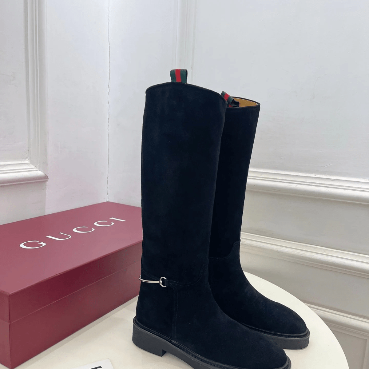 Gucci High Boots aus schwarzem Wildleder