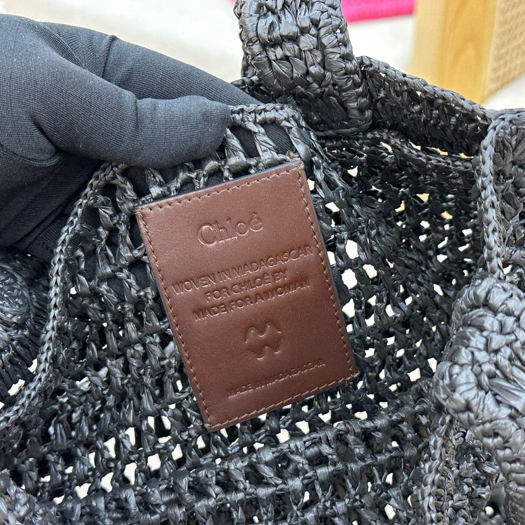CHLOÉ SOMMER-BANANEN-TASCHE AUS RAPHIA