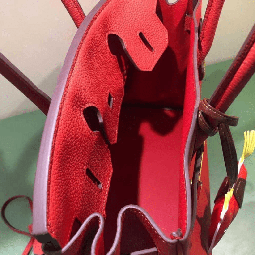 Hermès Birkin 30 Tasche mit goldener Hardware in Rot