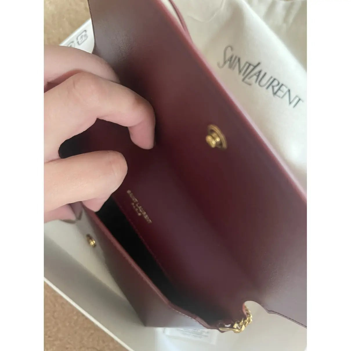 YVES SAINT LAURENT KATE SMALL AUS LACKLEDER