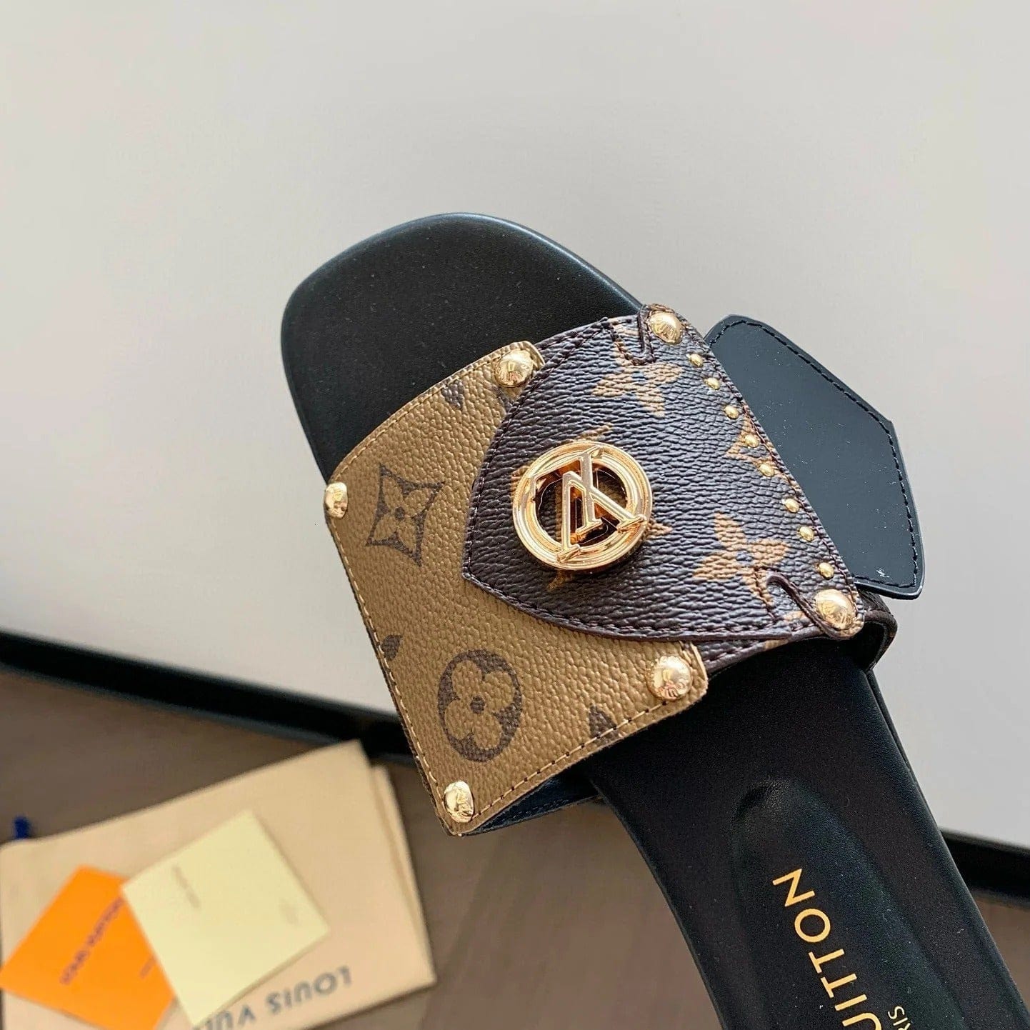 Louis Vuitton – LV Frame Mules Marron Cacao Leder
