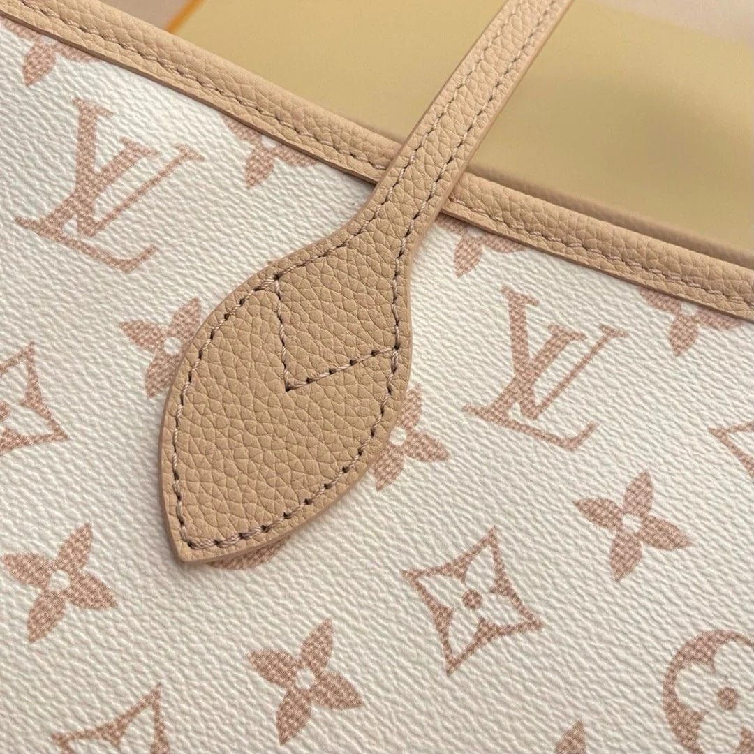 Louis Vuitton – Neverfull Inside Out MM