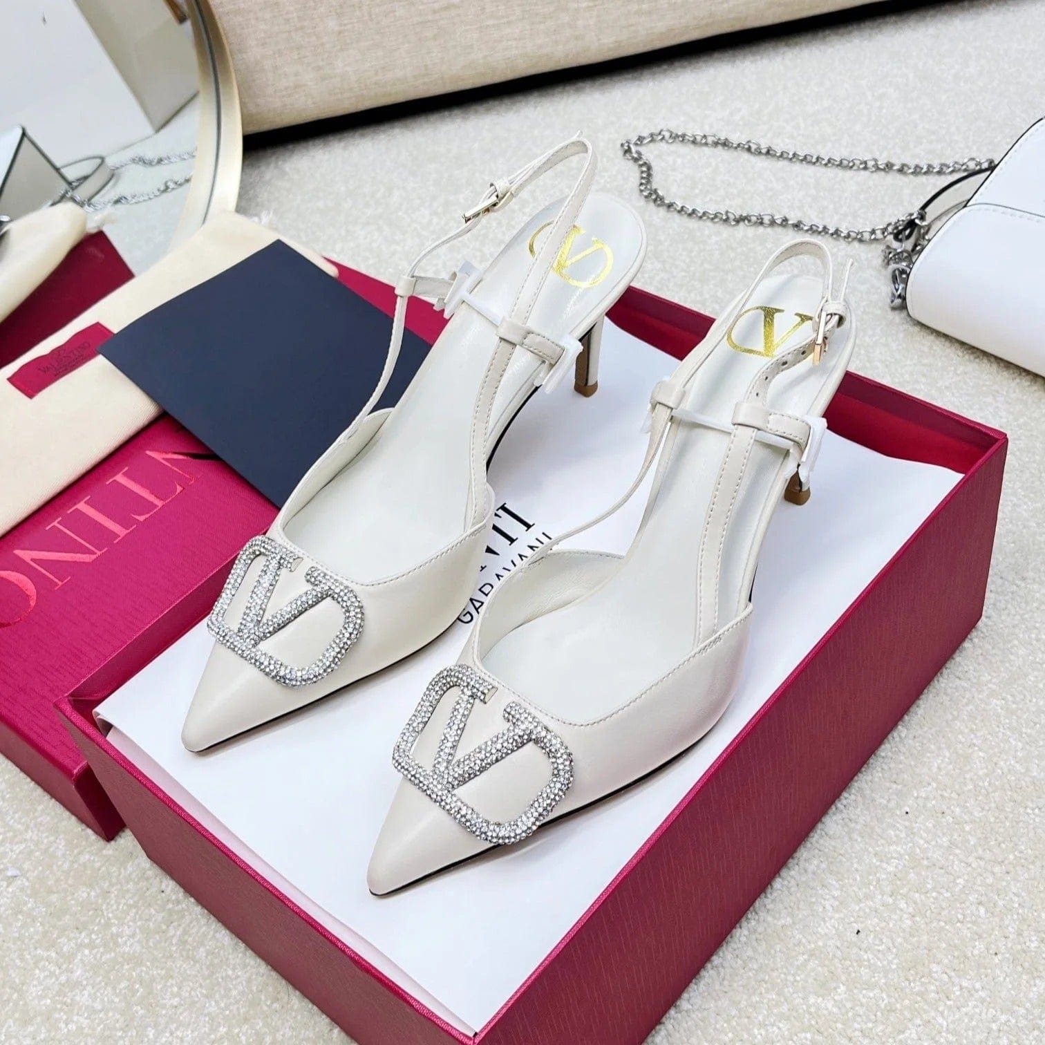 Valentino Garavani – VLogo Signature Diamond Slingbacks aus weißem Kalbsleder