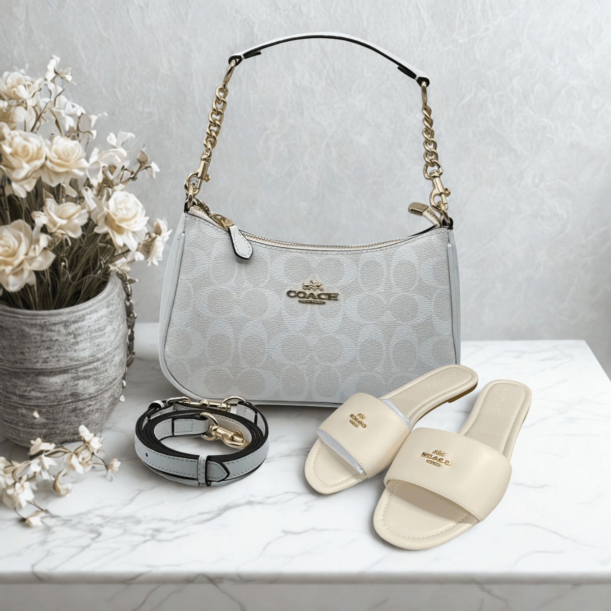 Coach – Set: Lockup Leather Slide Sandal & Teri Signature Canvas Tasche