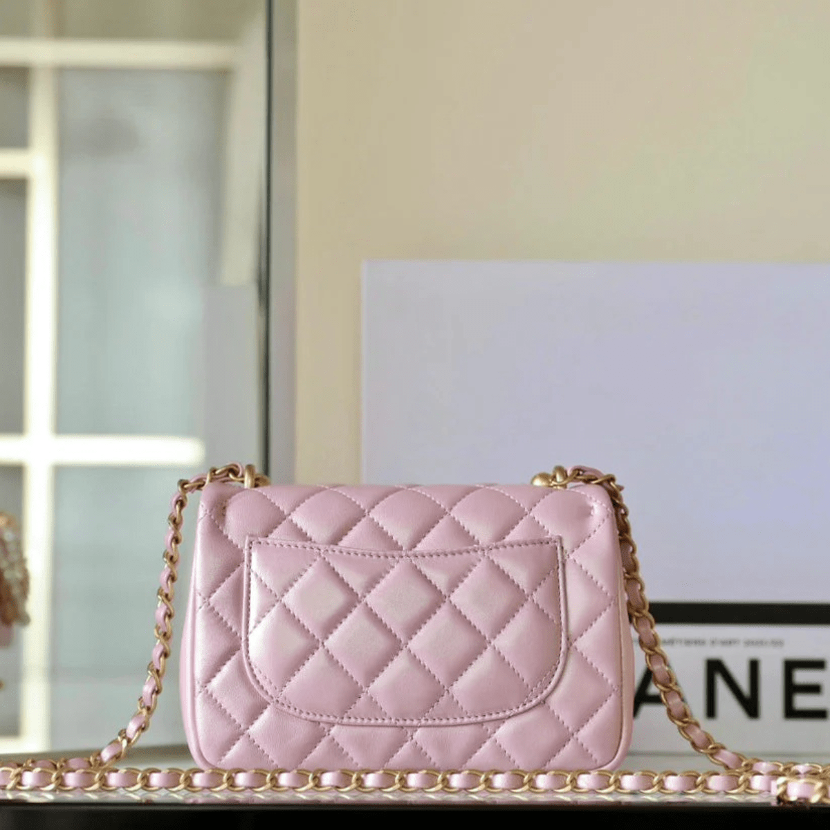 Chanel Classic Flap Mini Tasche – Pink Lammleder mit Gold-Hardware