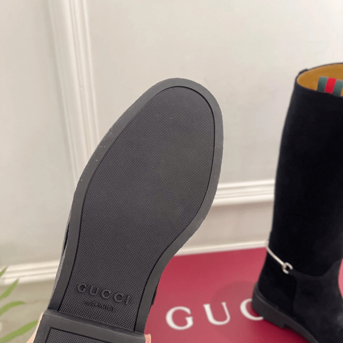 Gucci High Boots aus schwarzem Wildleder