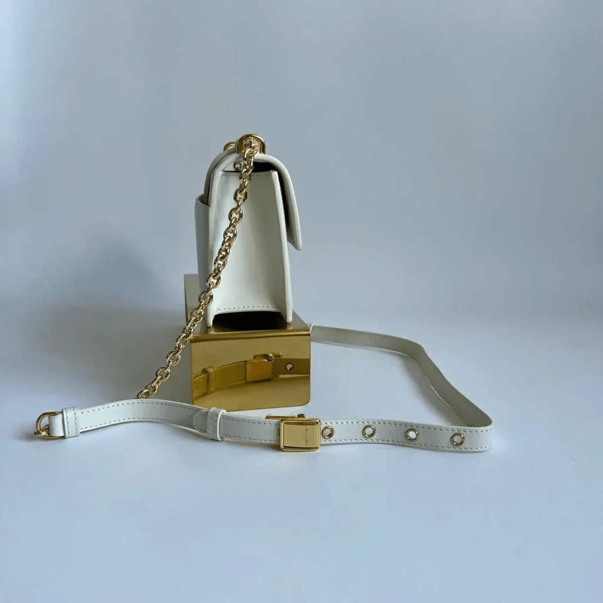 Dior 30 Montaigne East-West Tasche mit Kette