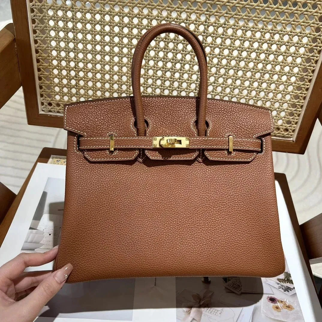Hermès Birkin 25 HSS Craie/Gris Tourterelle in Togo-Leder mit gebürsteten goldfarbenen Beschlägen