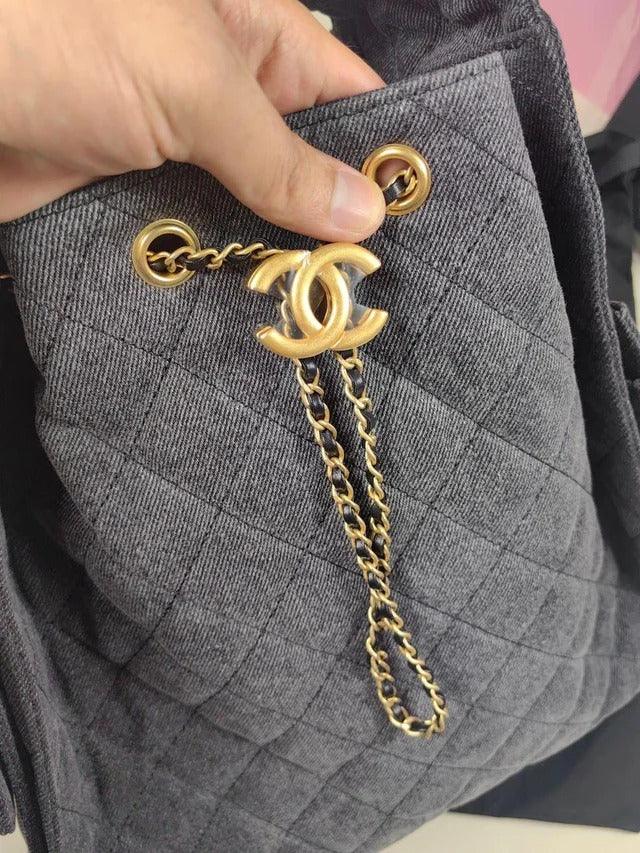 CHANEL 25 MEDIUM-TASCHE