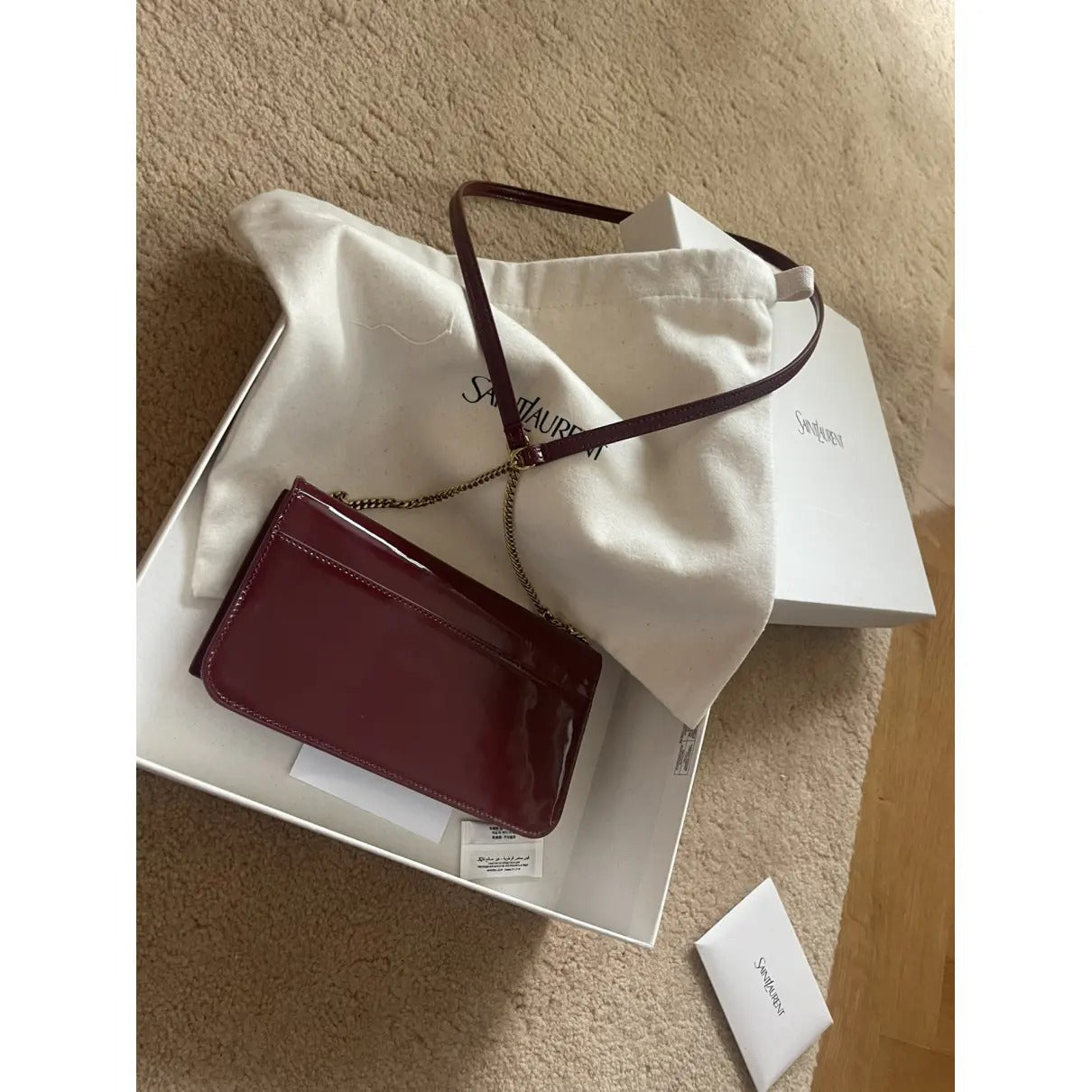 YVES SAINT LAURENT KATE SMALL AUS LACKLEDER